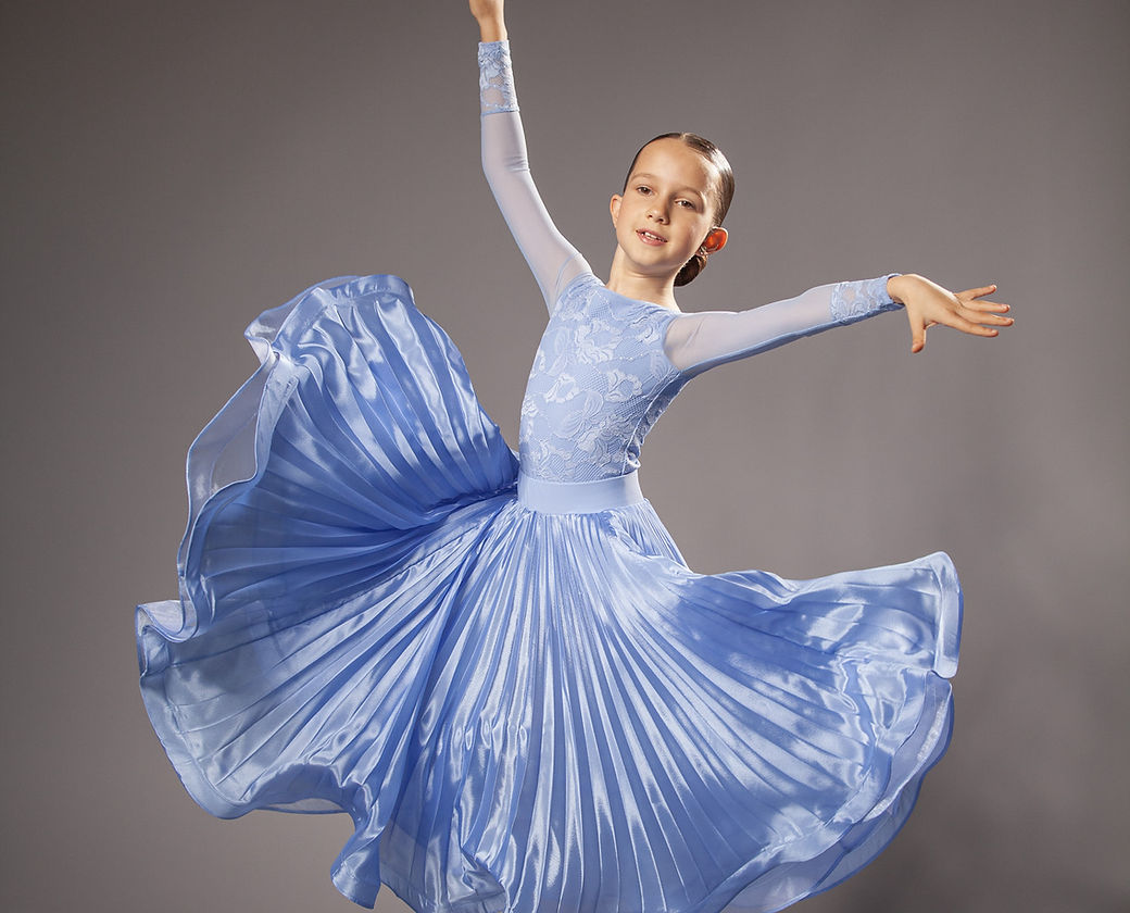 Juvenile dress Emily in bluebell color