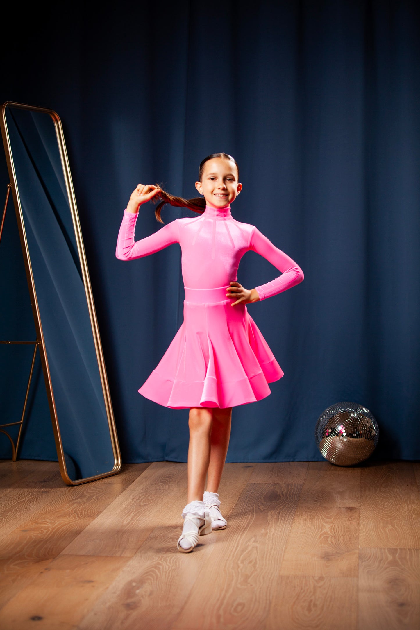Juvenile dress Nicole in fluorescent pink