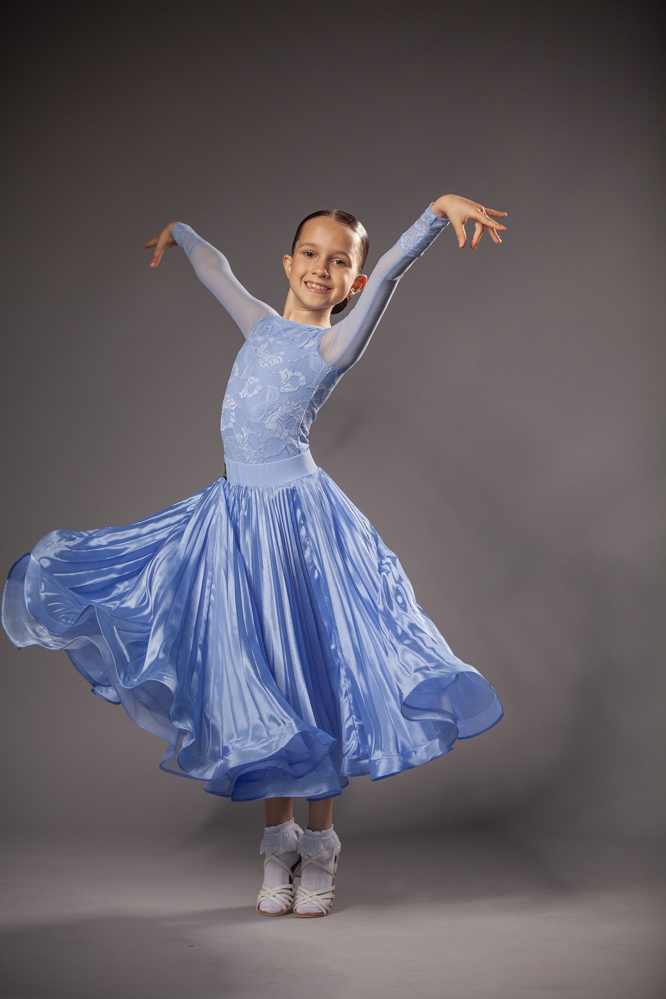 Juvenile dress Emily in bluebell color