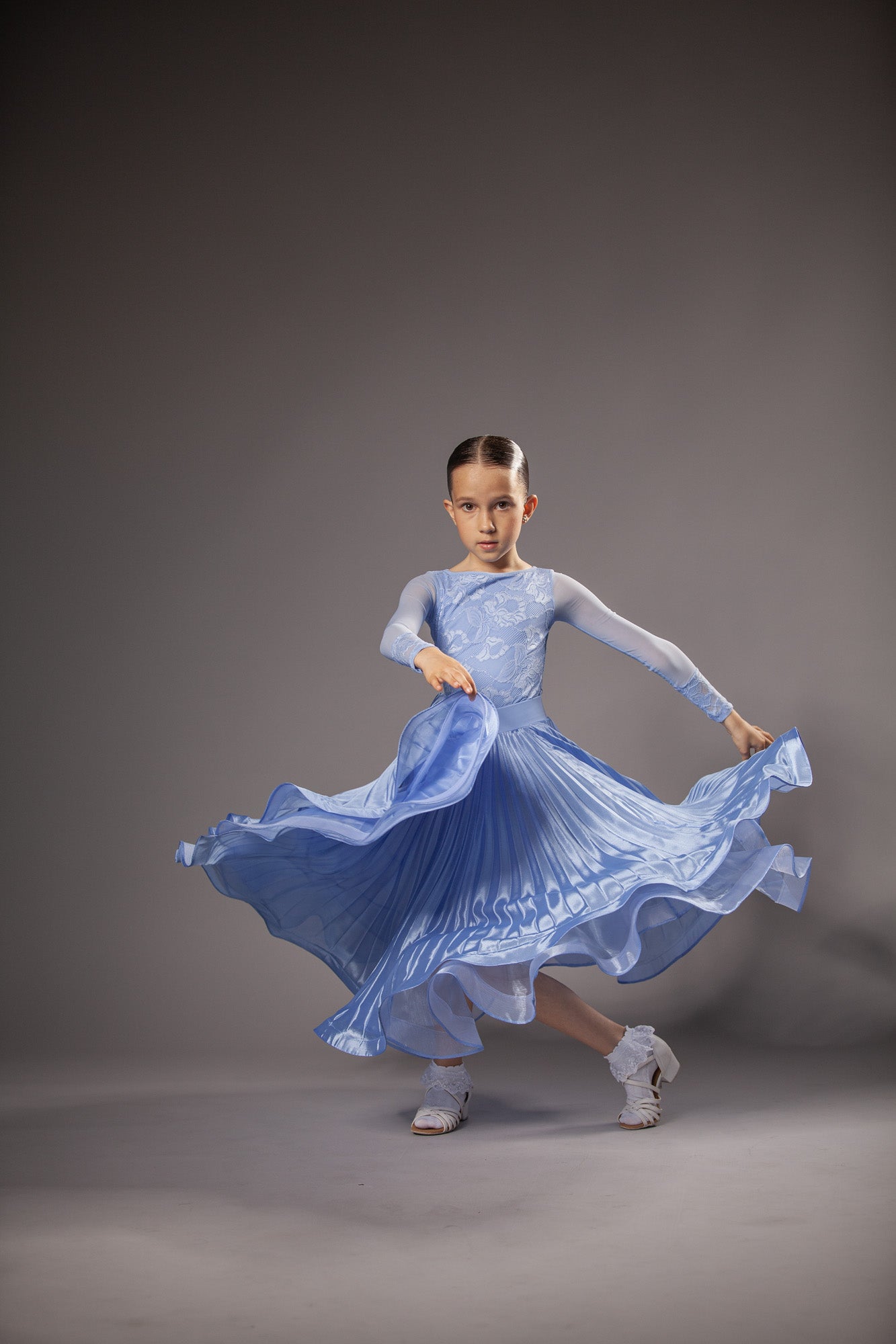 Juvenile dress Emily in bluebell color