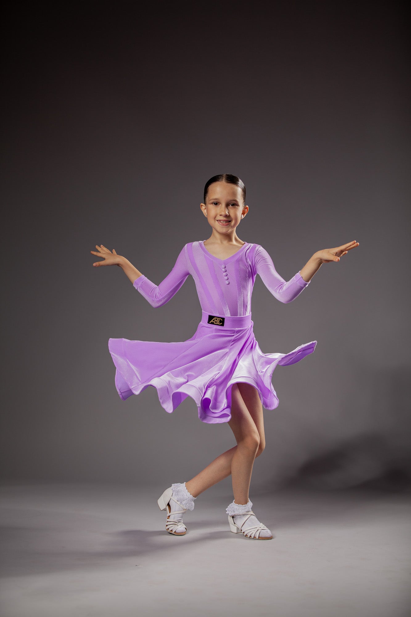 Juvenile dress Adelina in lilac color