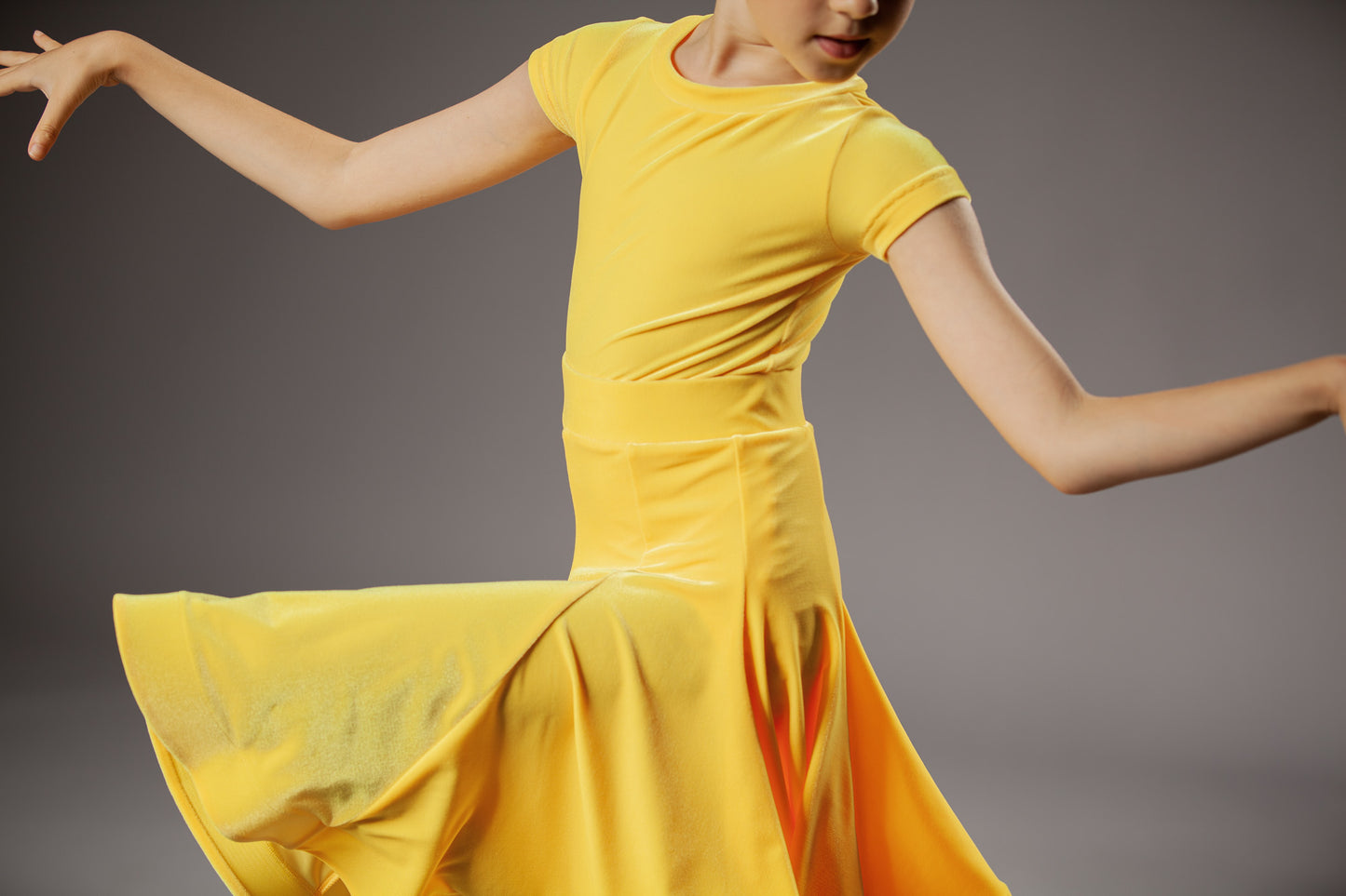 Juvenile dress Julia in saffron color