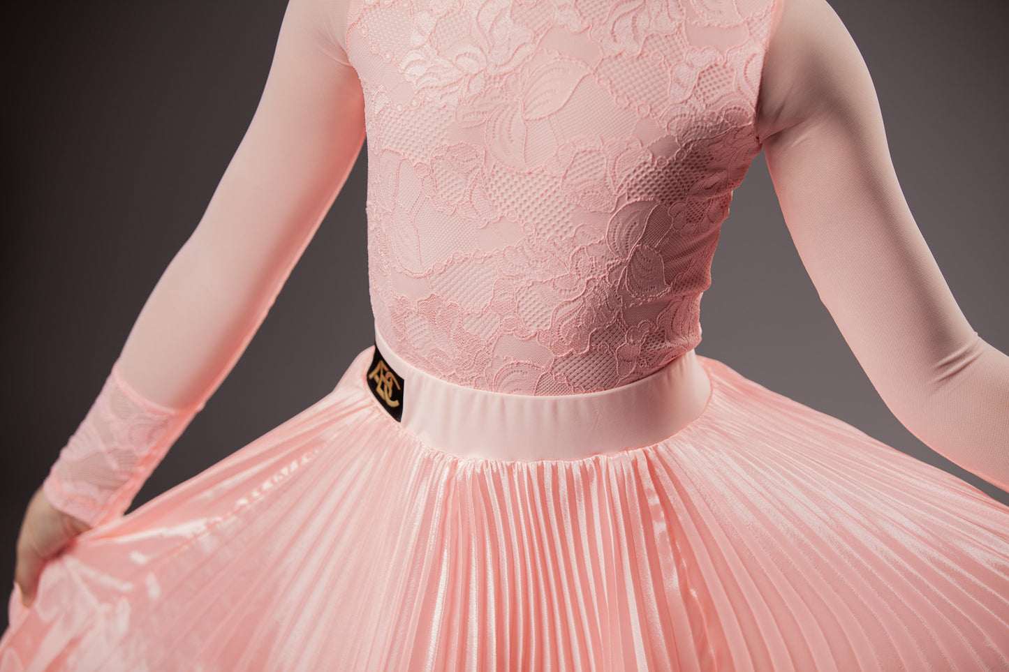 Juvenile dress Emily in sugar pink color