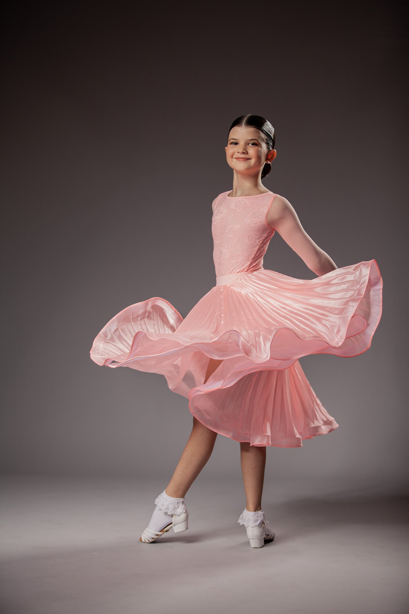 Juvenile dress Emily in sugar pink color