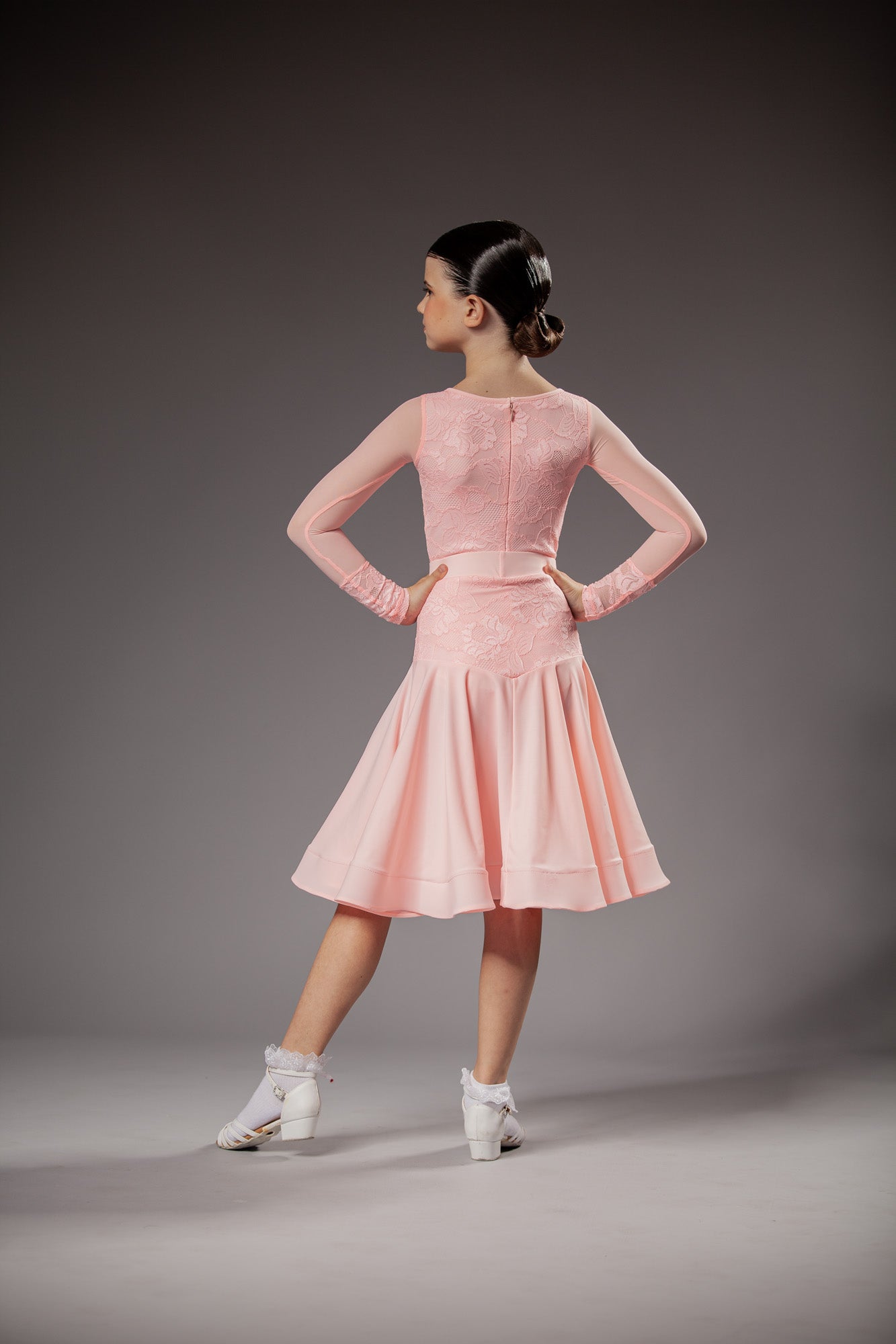 Juvenile dress Emily in sugar pink color