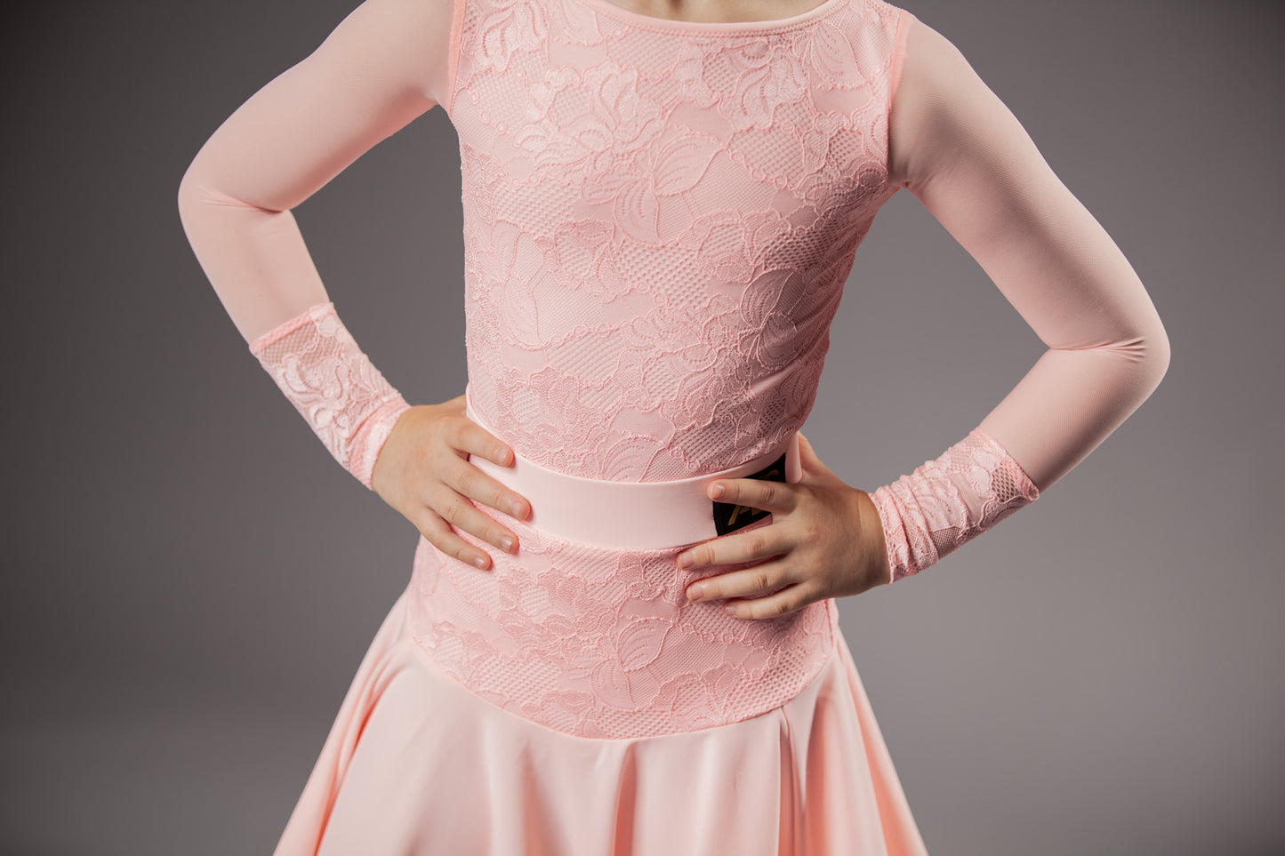 Juvenile dress Emily in sugar pink color