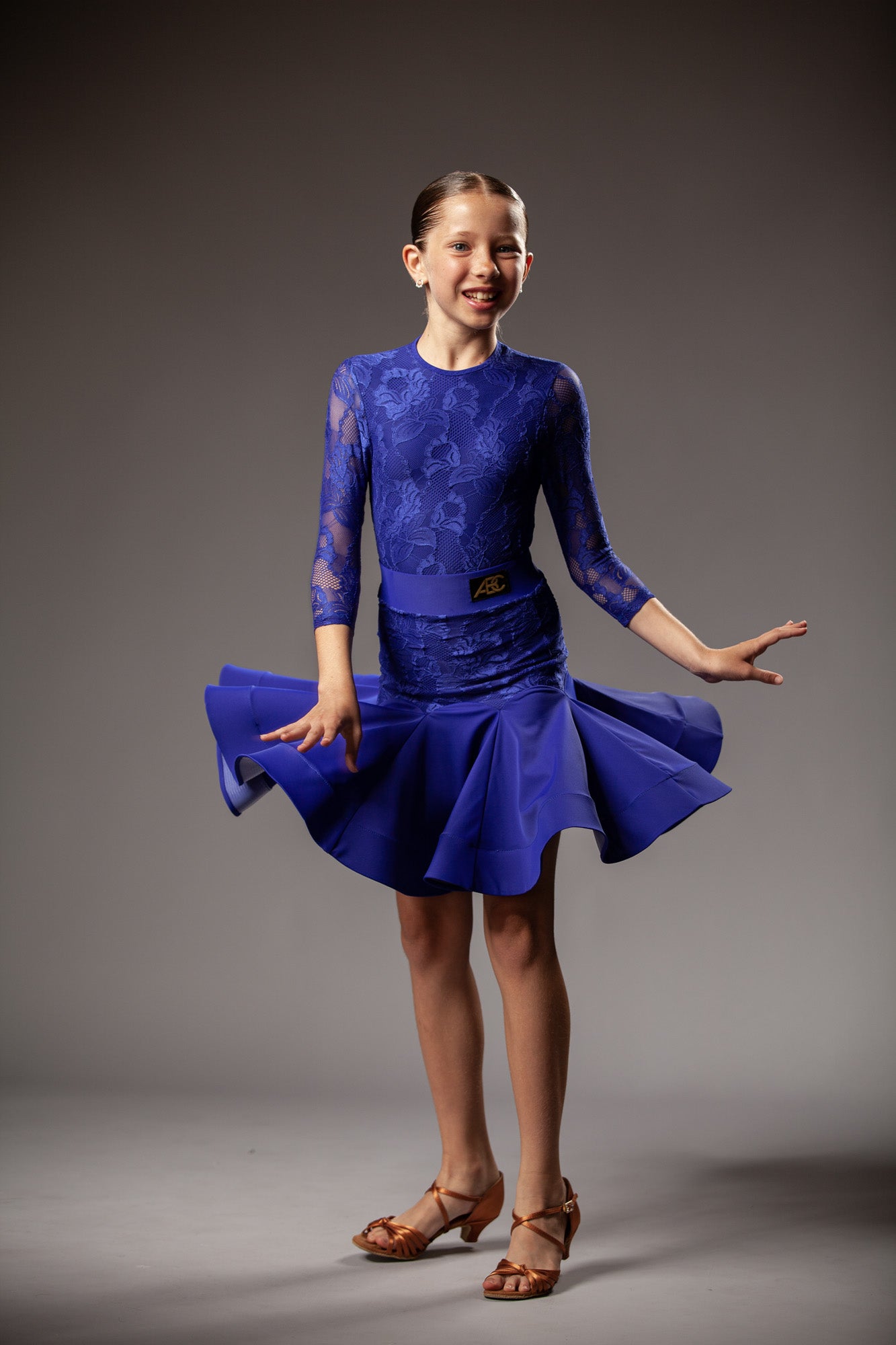 Juvenile dress Bella in blueberry color