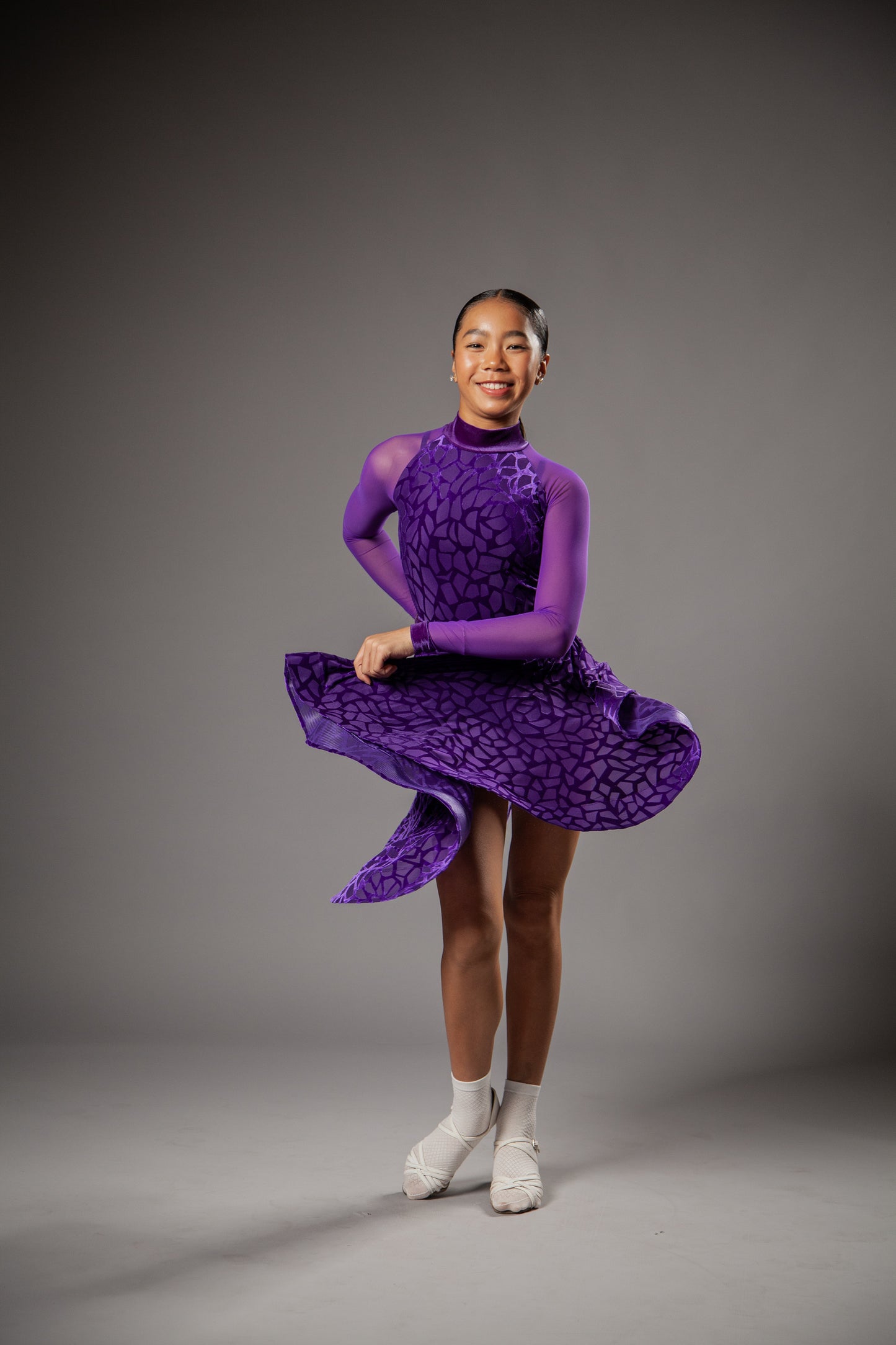 Juvenile dress Amber in purple color