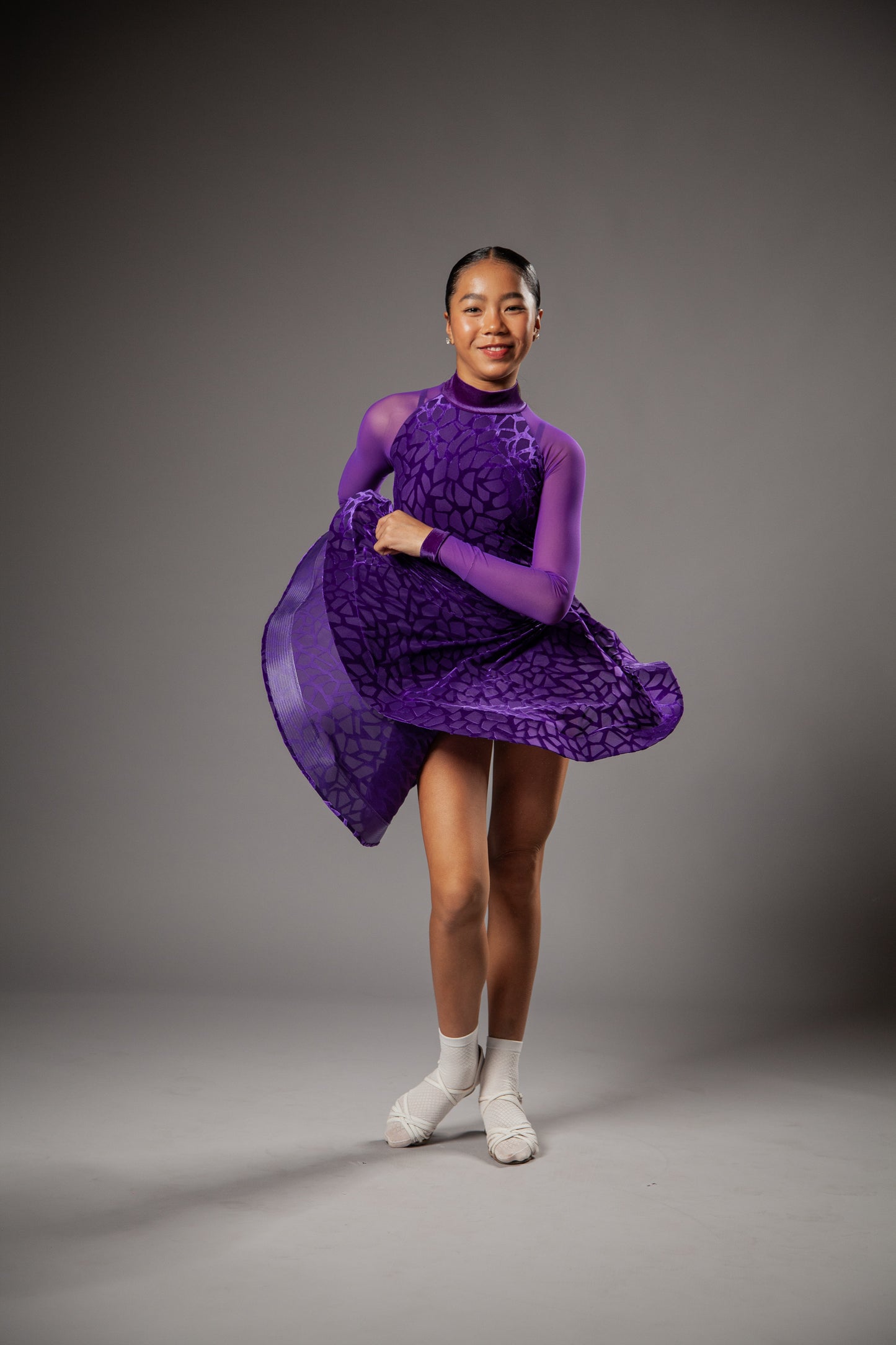 Juvenile dress Amber in purple color
