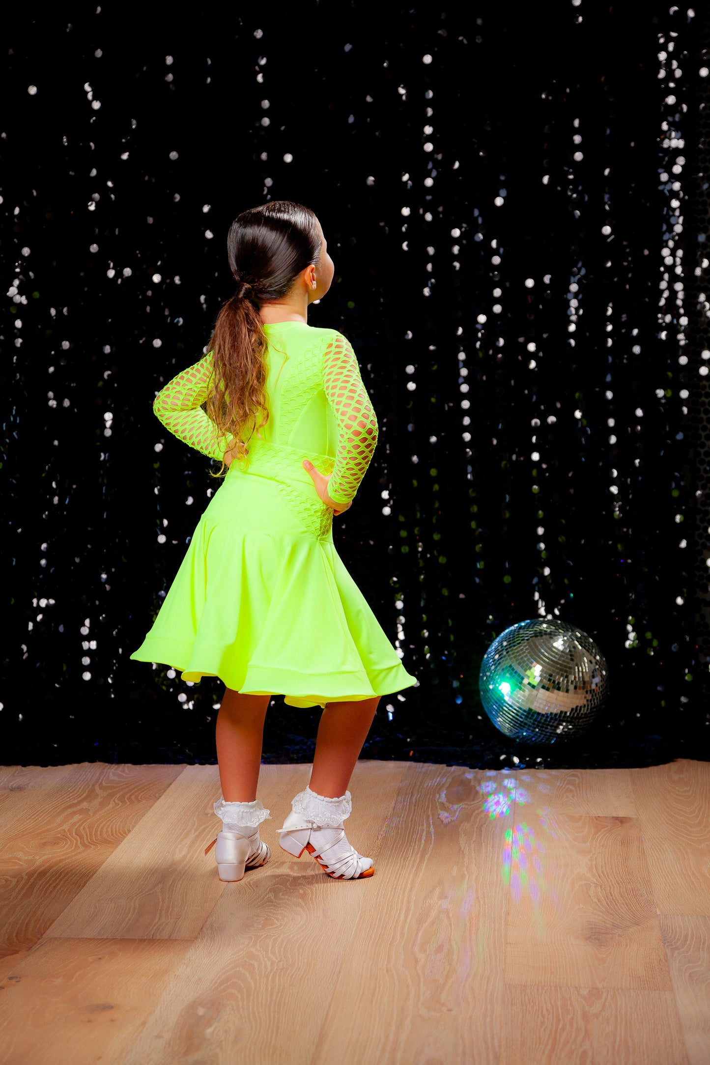 Juvenile dress Alexandra in tropic lime color