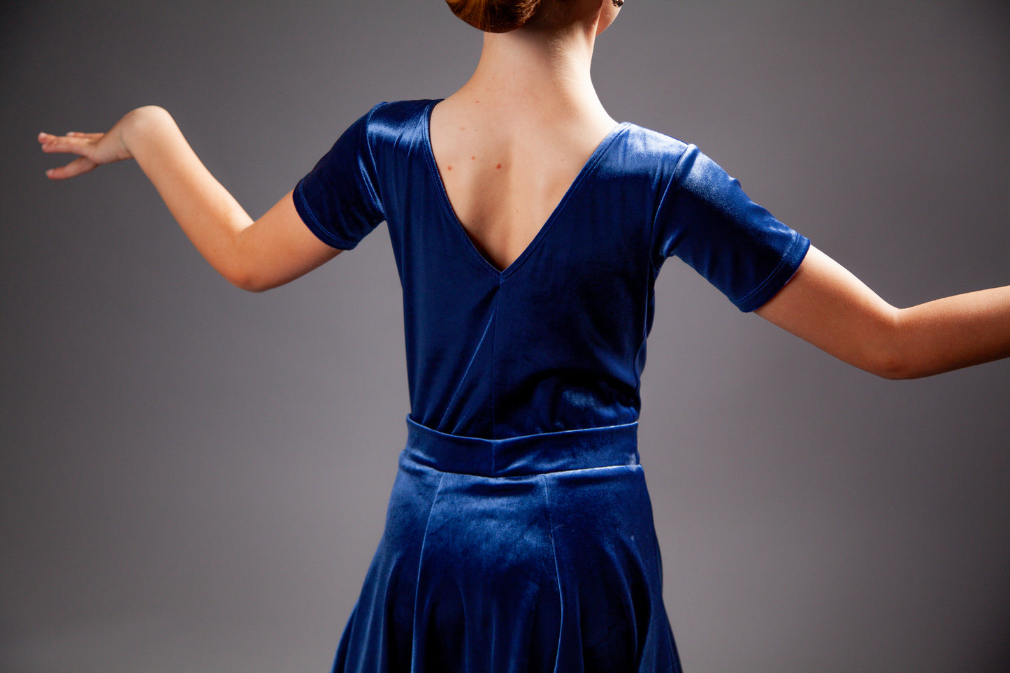 RENT ME: Dark blue velvet dress in size M