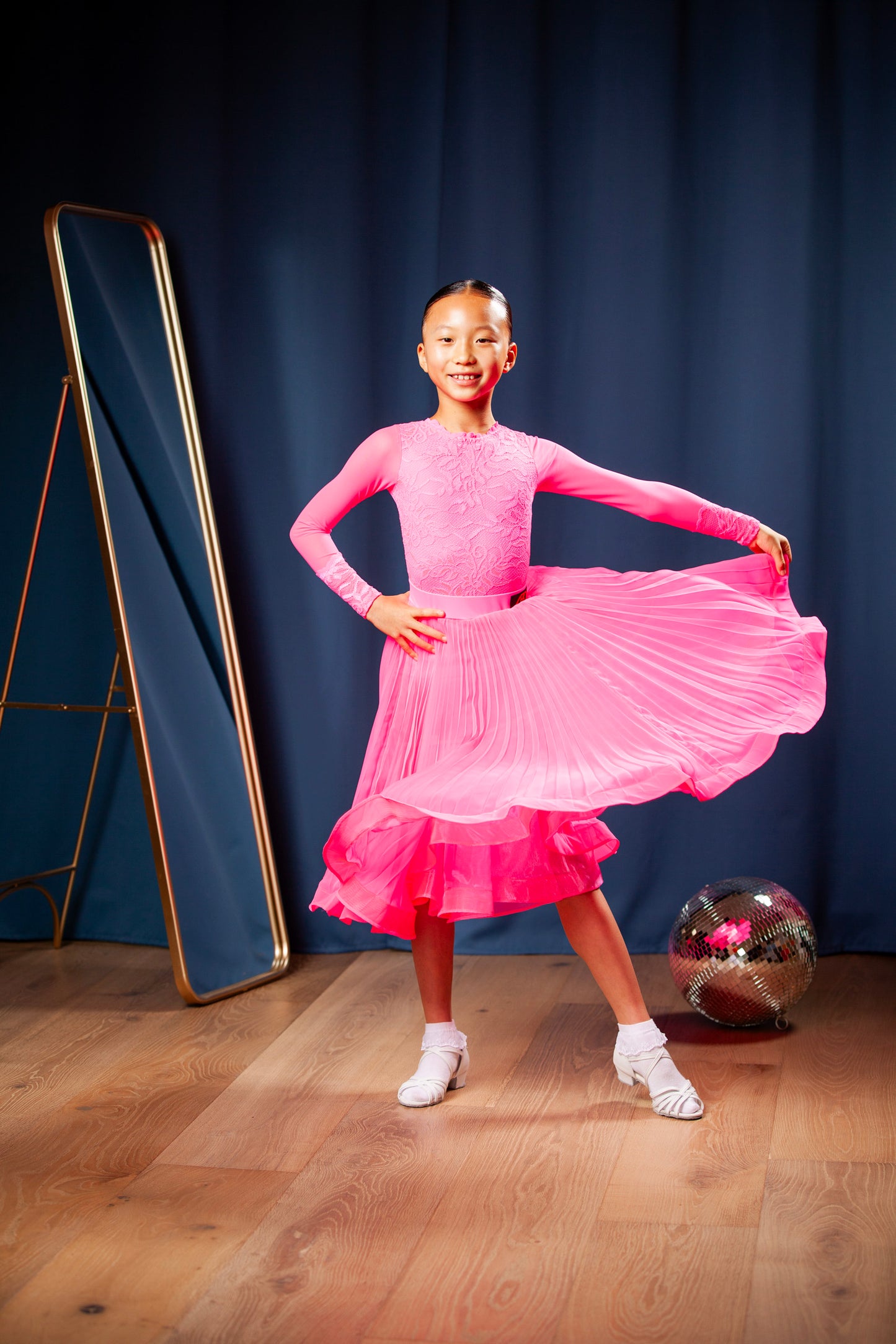 Juvenile dress Emily in fluorescent pink color