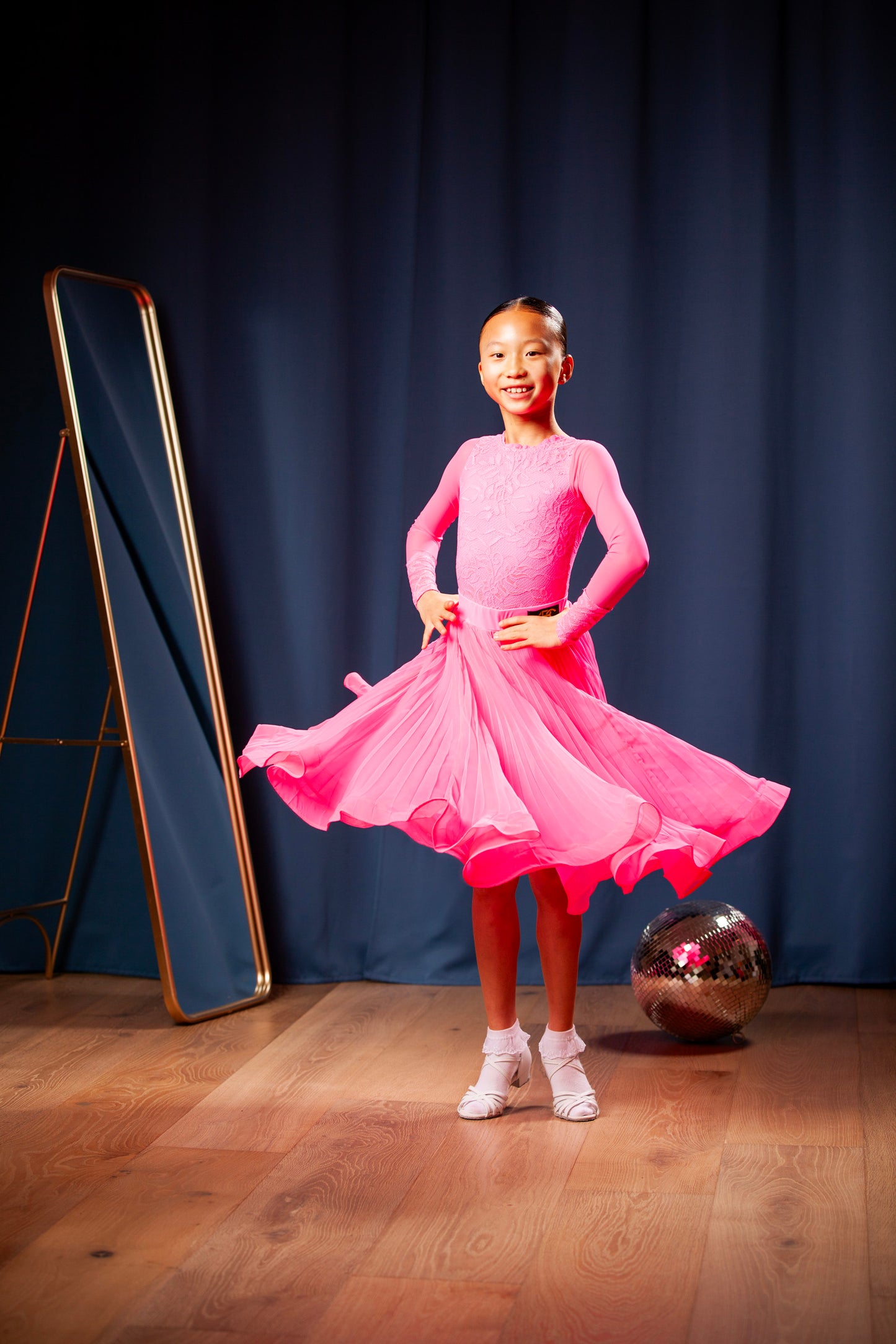 Juvenile dress Emily in fluorescent pink color