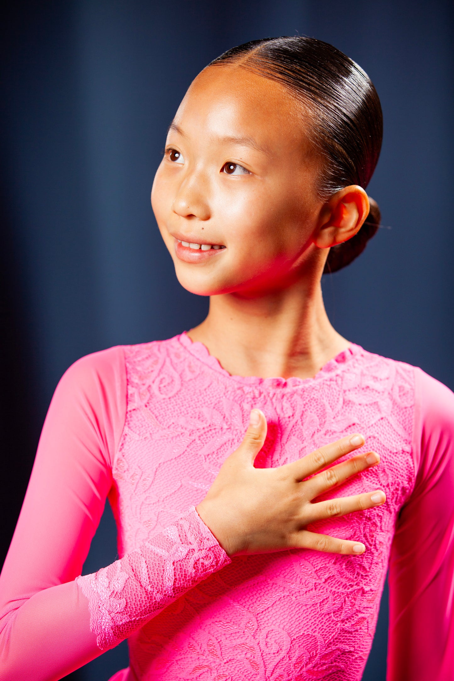 Juvenile dress Emily in fluorescent pink color