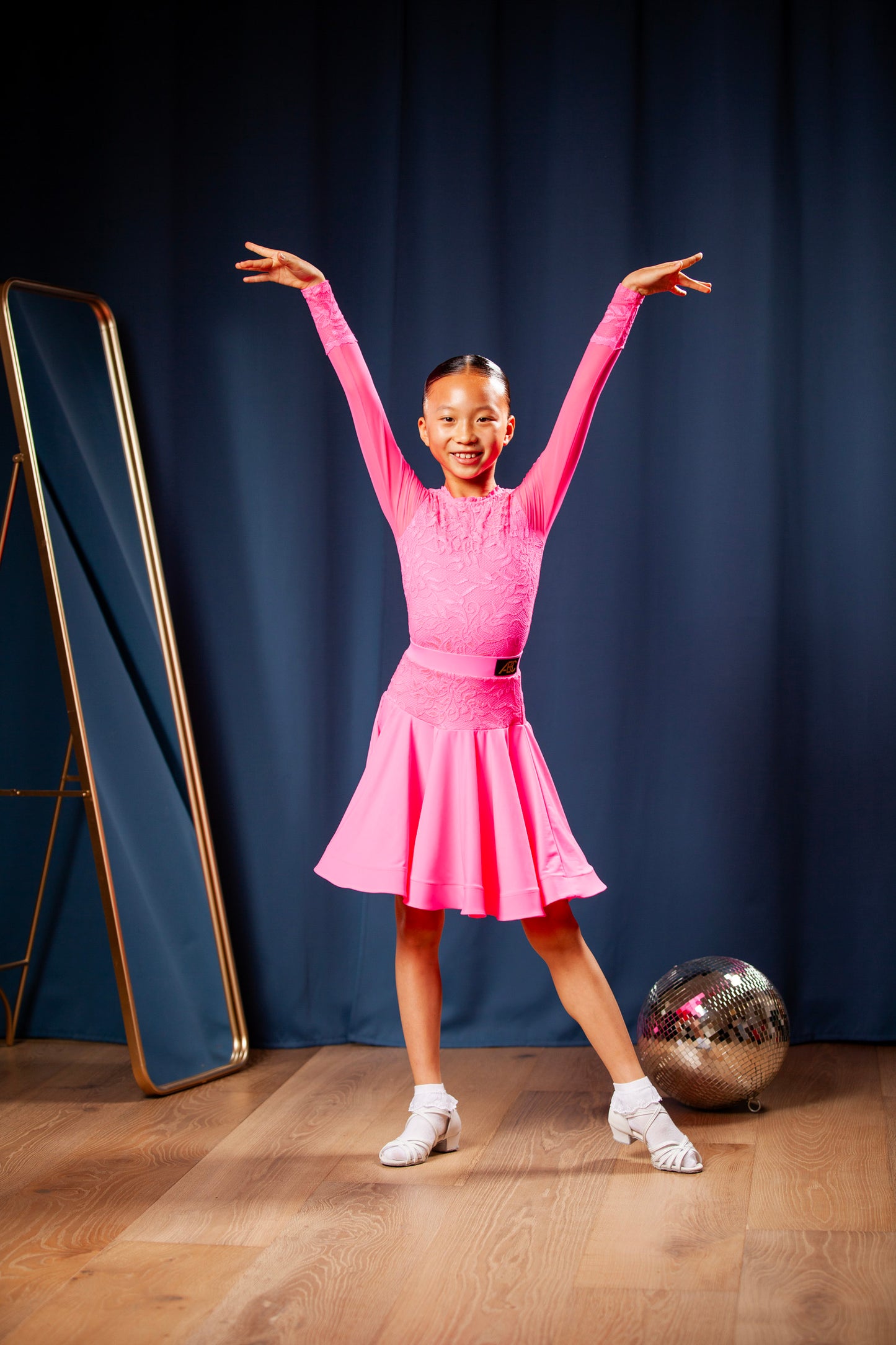 Juvenile dress Emily in fluorescent pink color