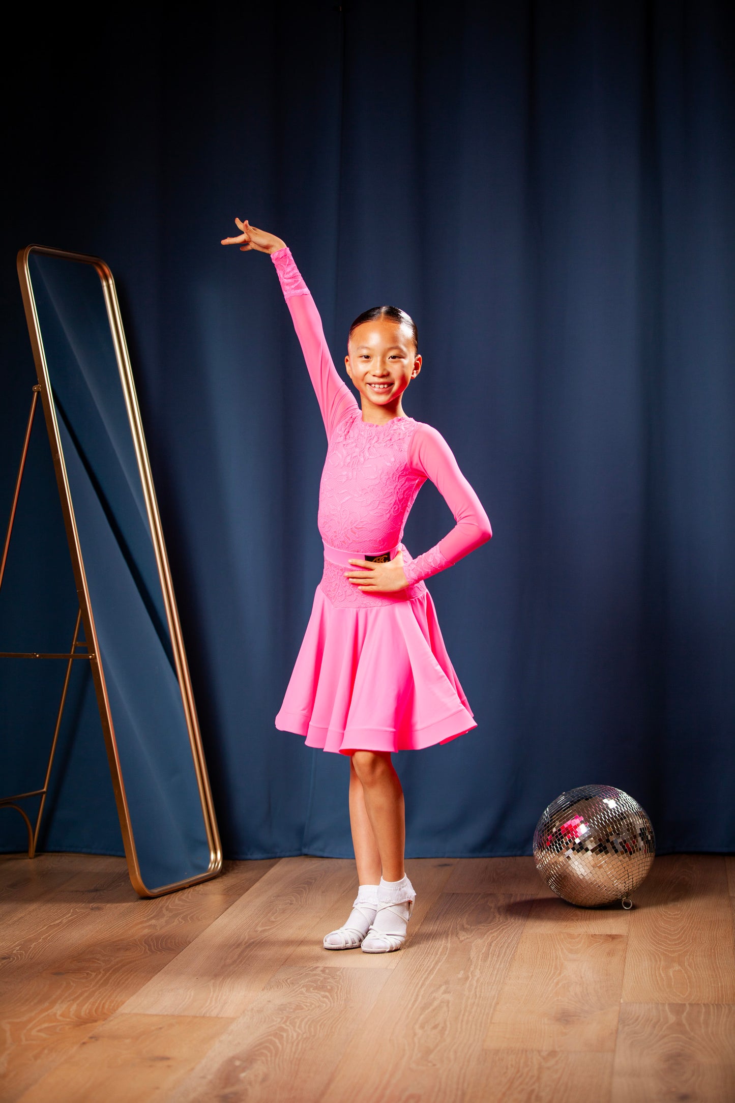 Juvenile dress Emily in fluorescent pink color