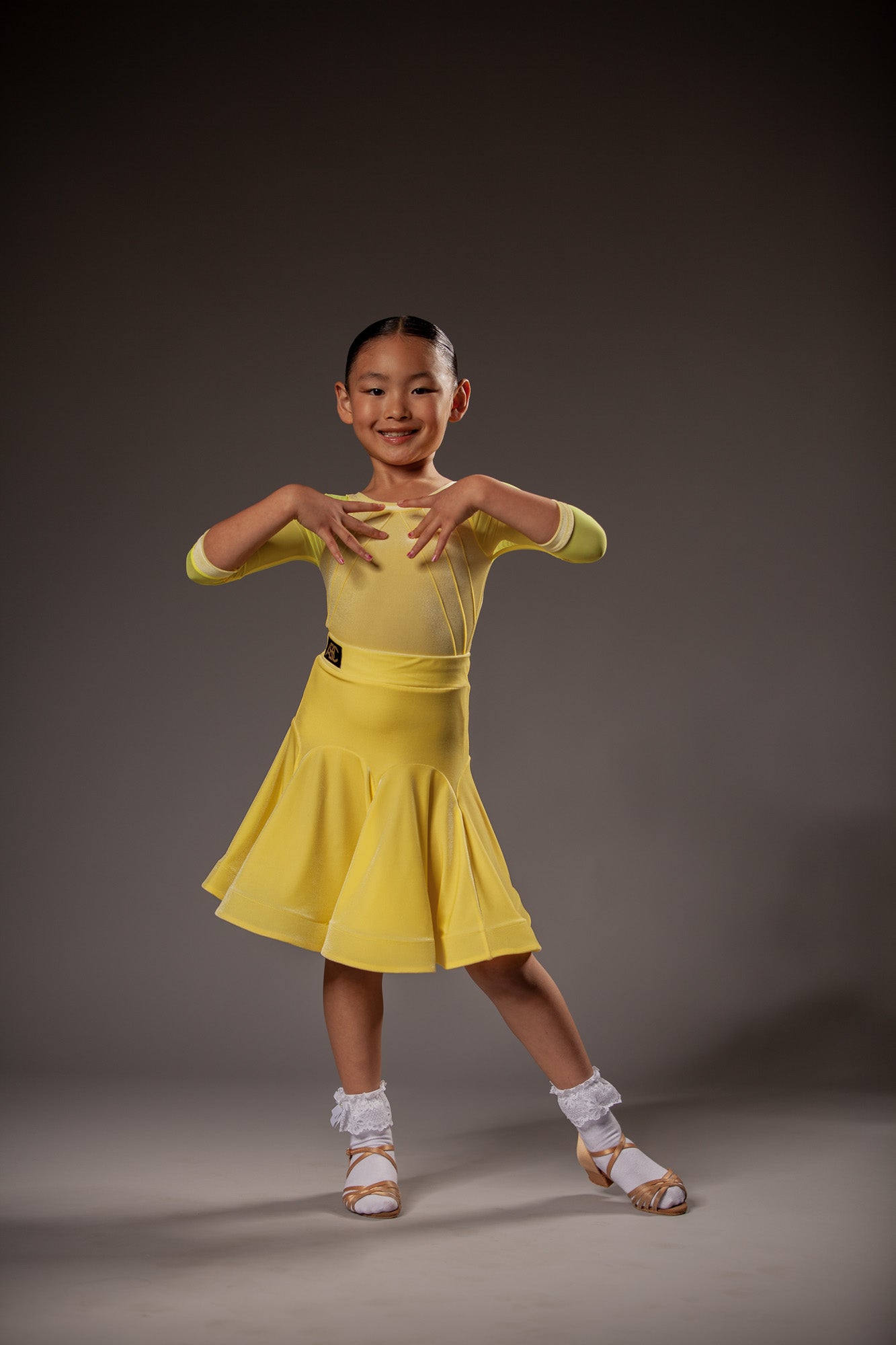 Juvenile dress Karolina in yellow