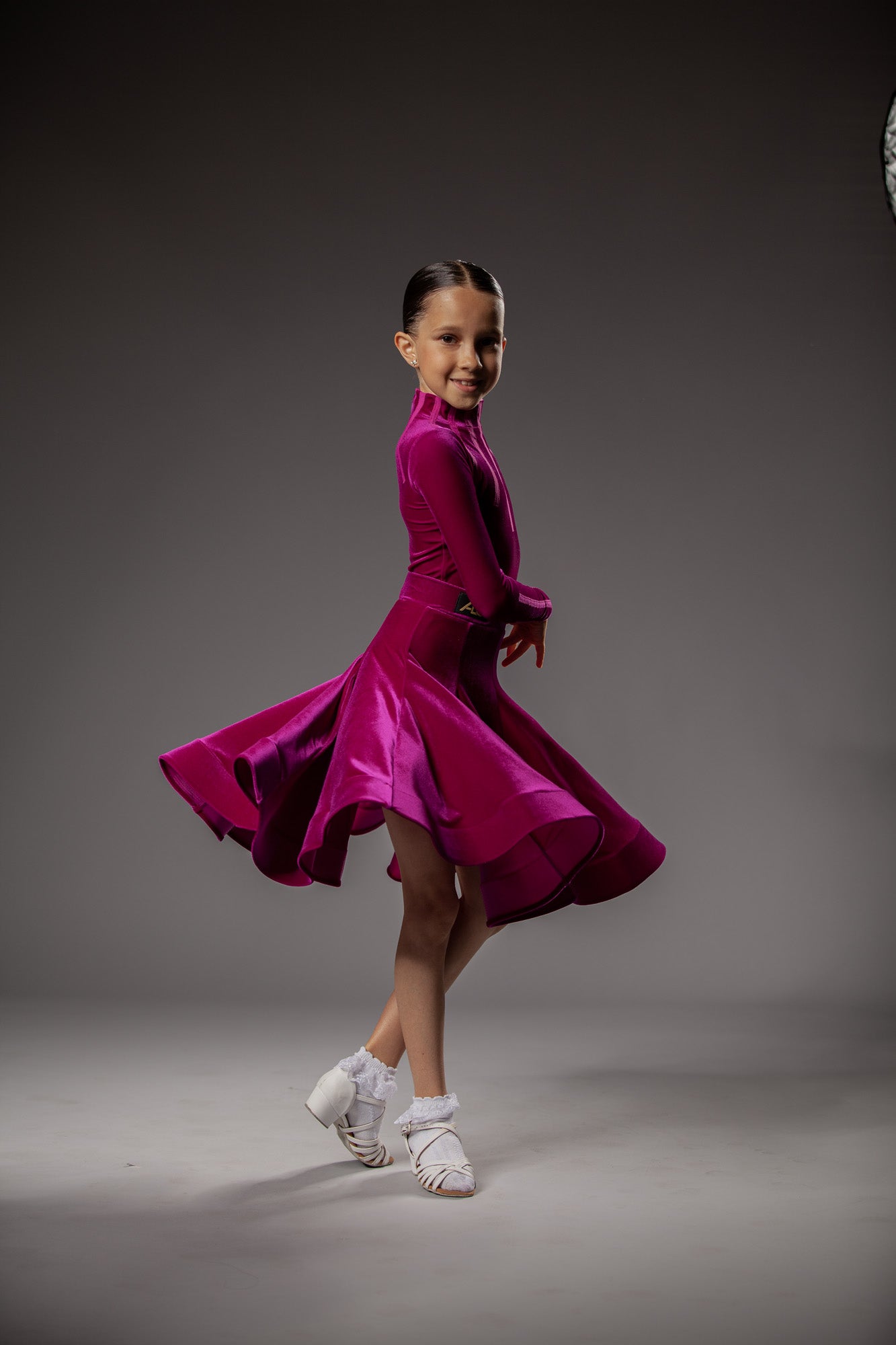 Juvenile dress Nicole in fuchsia color