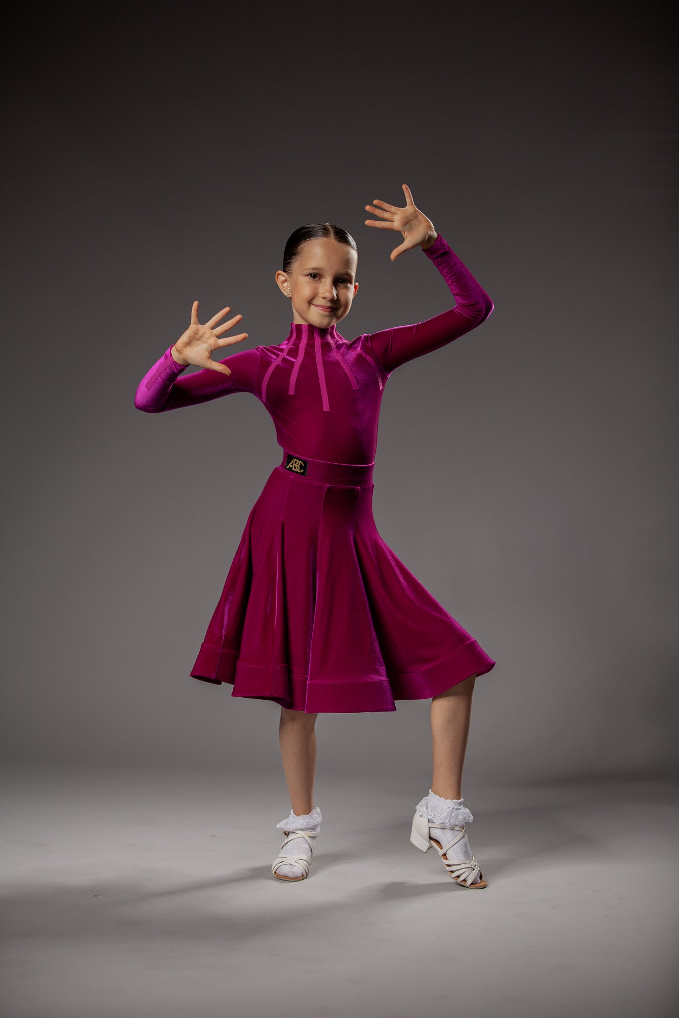 Juvenile dress Nicole in fuchsia color