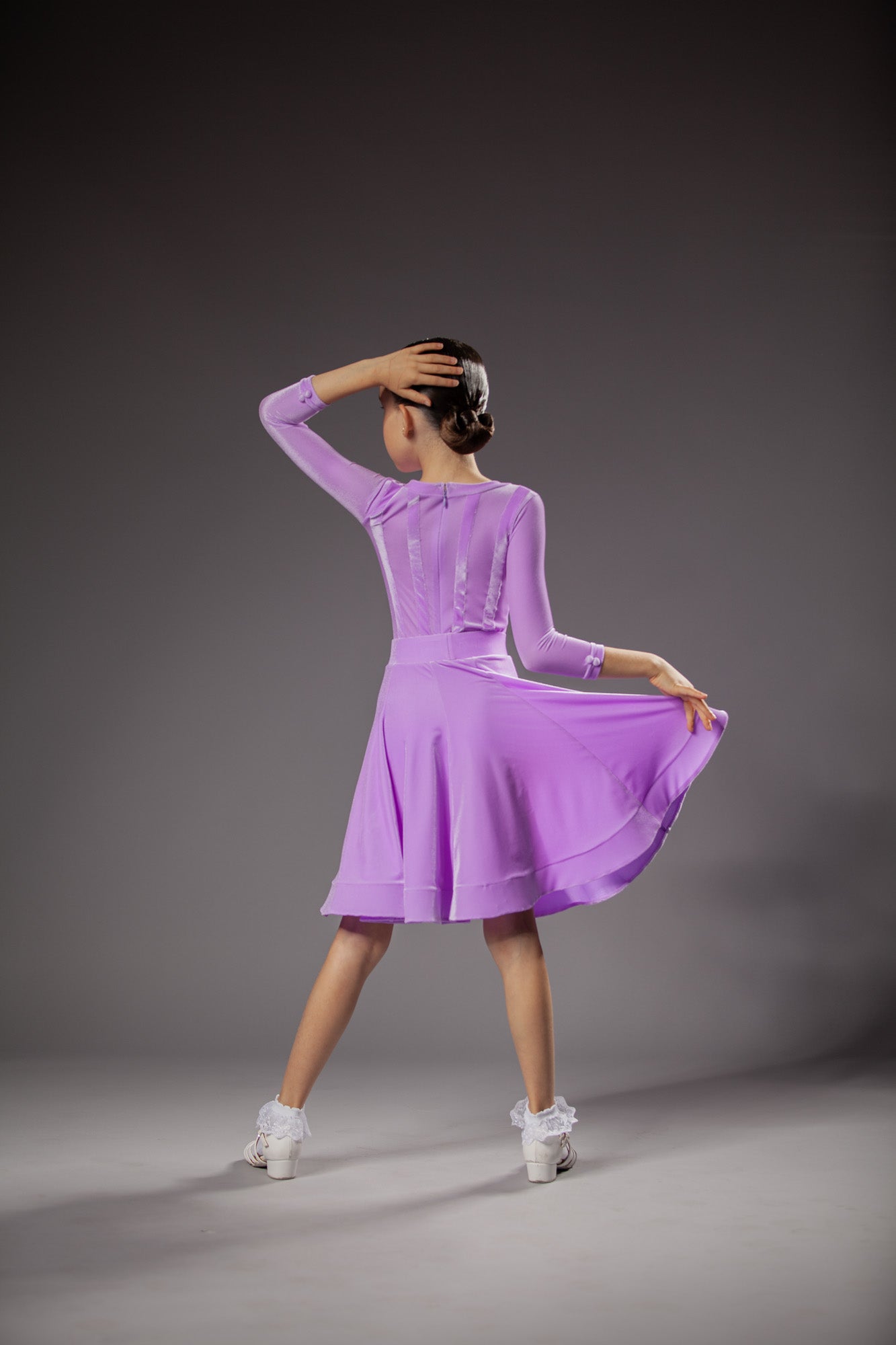 Juvenile dress Adelina in lilac color