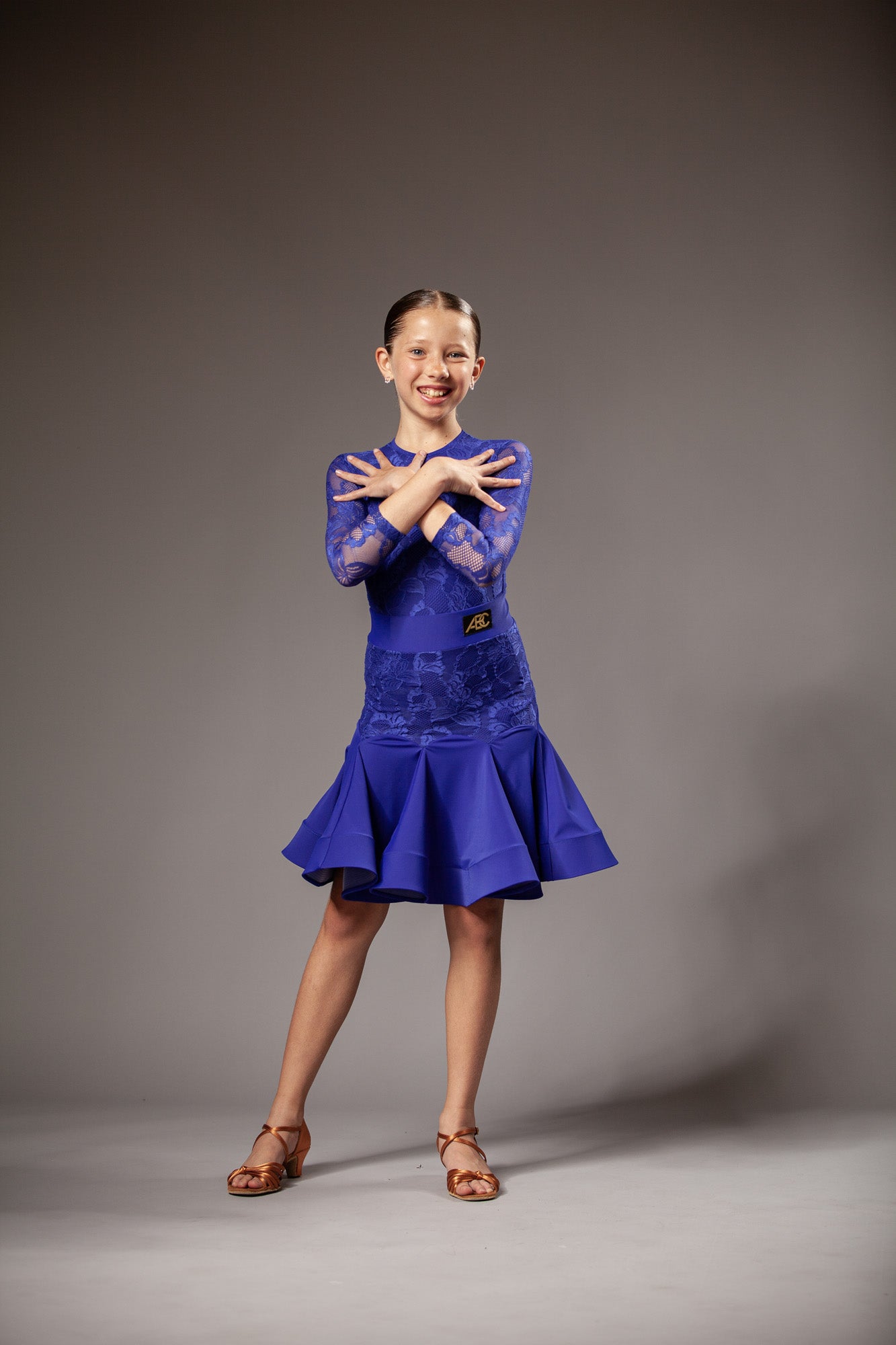 Juvenile dress Bella in blueberry color