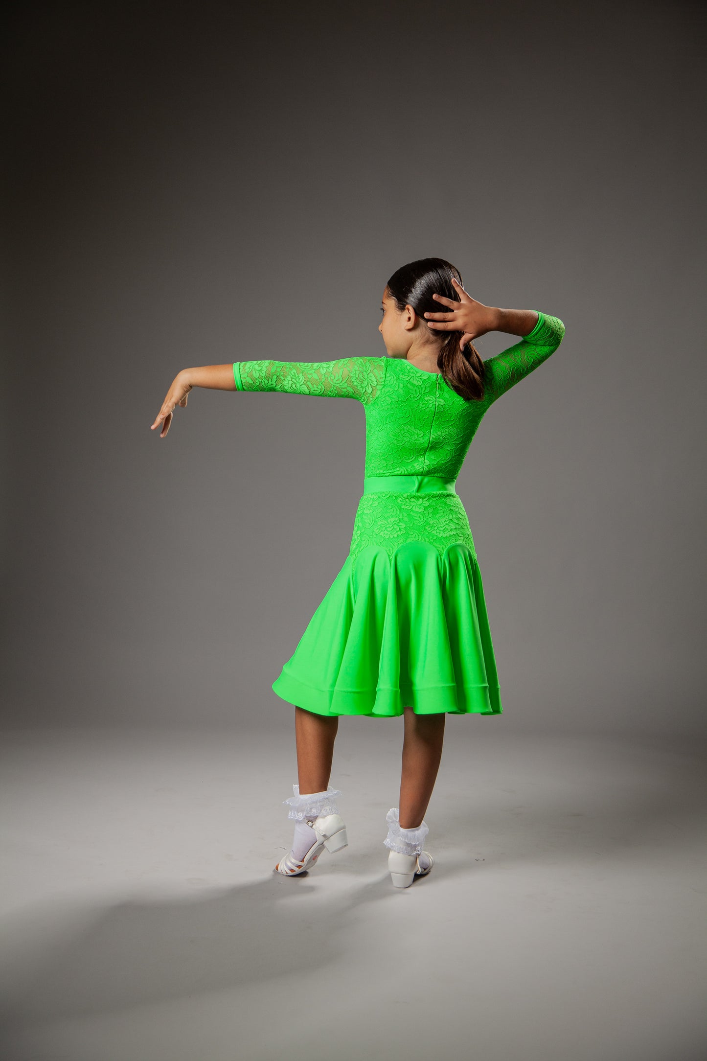 Juvenile dress Bella in green color