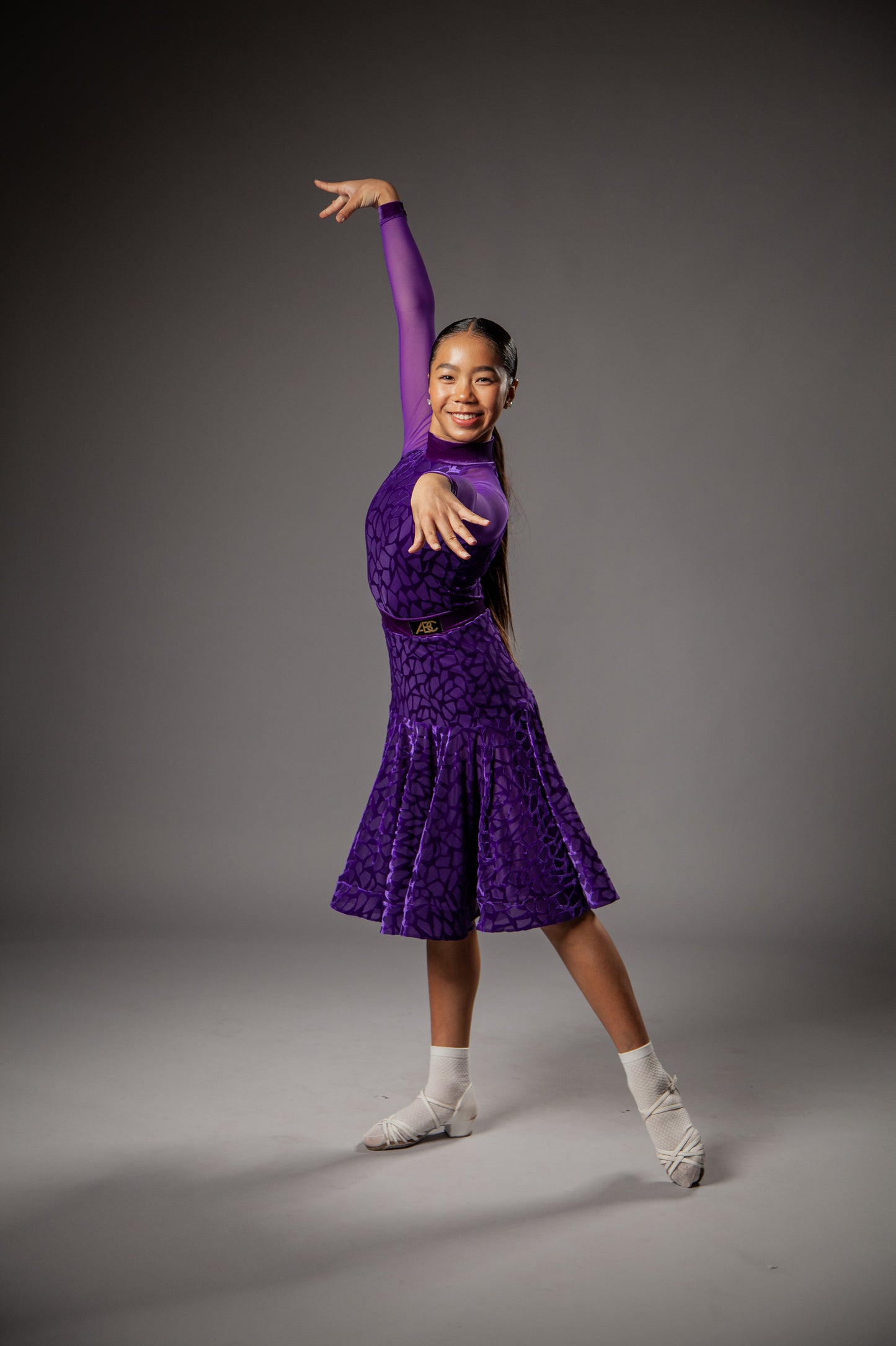 Juvenile dress Amber in purple color